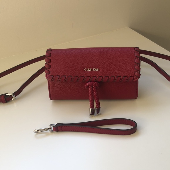 Calvin Klein Versatile Bag! - Picture 2 of 7